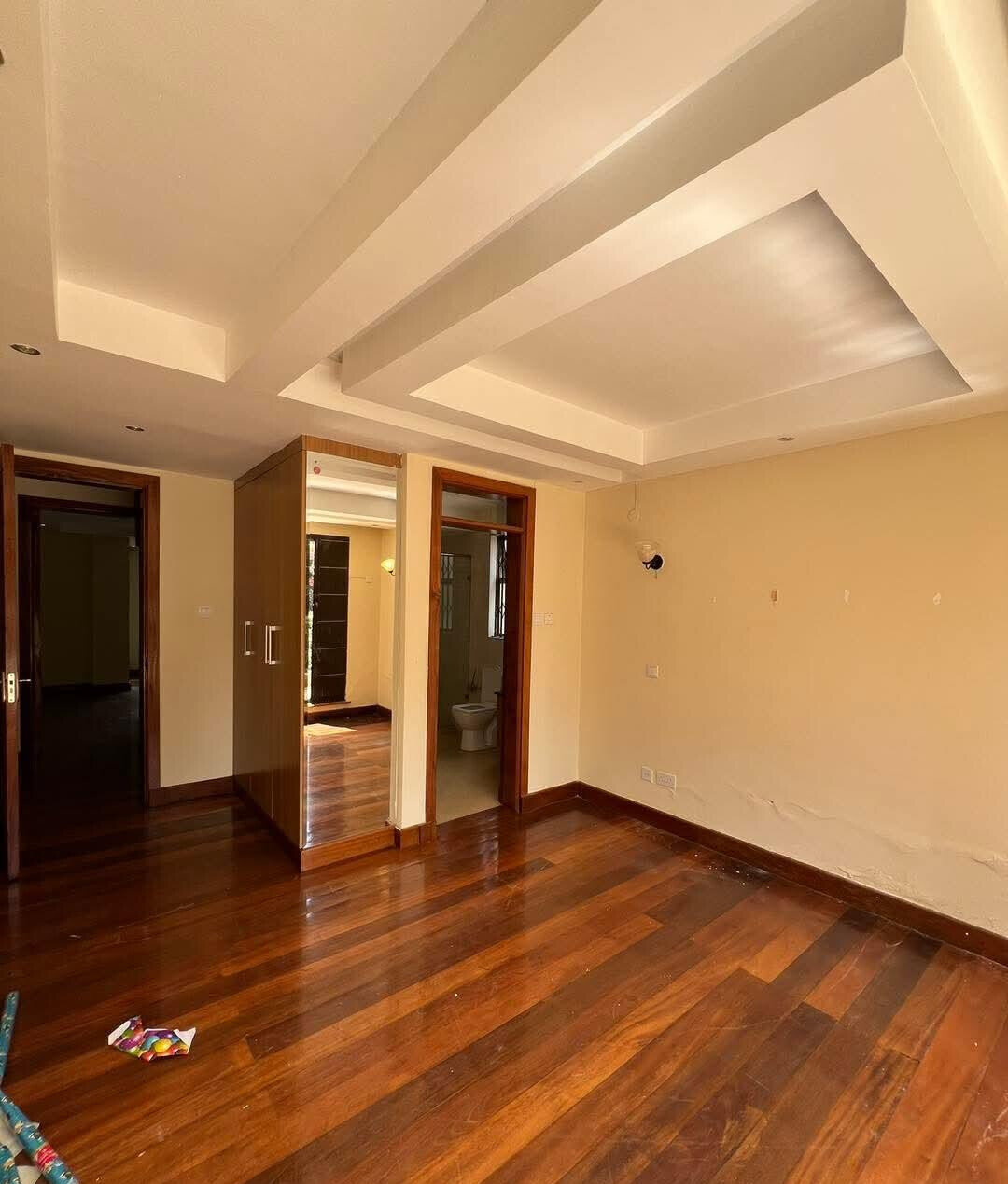 5-Bed Townhouse with Home Office & Gym - Lavington