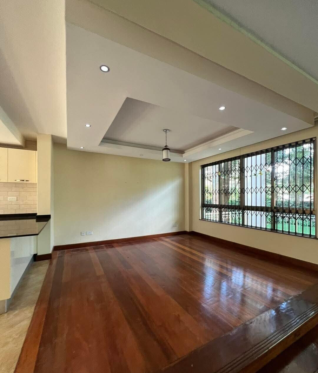 5-Bed Townhouse with Home Office & Gym - Lavington