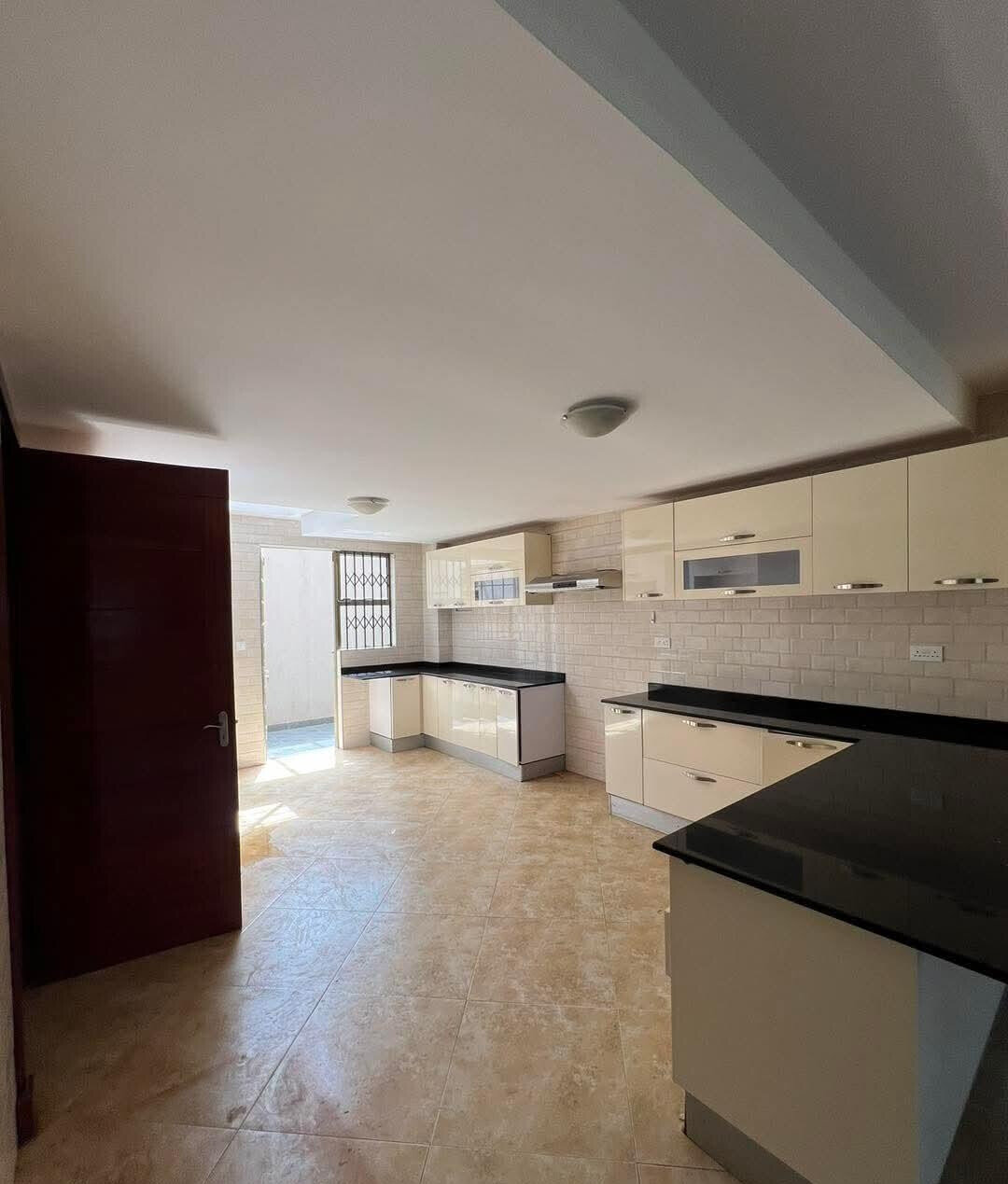 5-Bed Townhouse with Home Office & Gym - Lavington