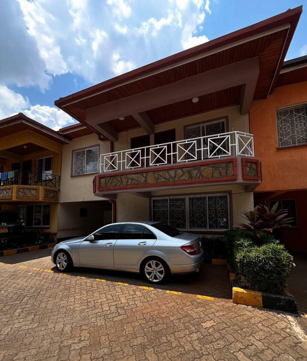 4-Ensuite Townhouse off Gitanga Road with Balcony Views - Lavington