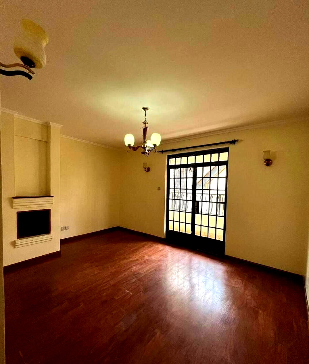 Pet-Friendly 5-Bed Townhouse with DSQ & Mature Garden - Lavington