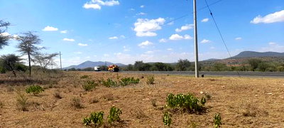 50x100 Plots Touching Namanga Highway - Image 7