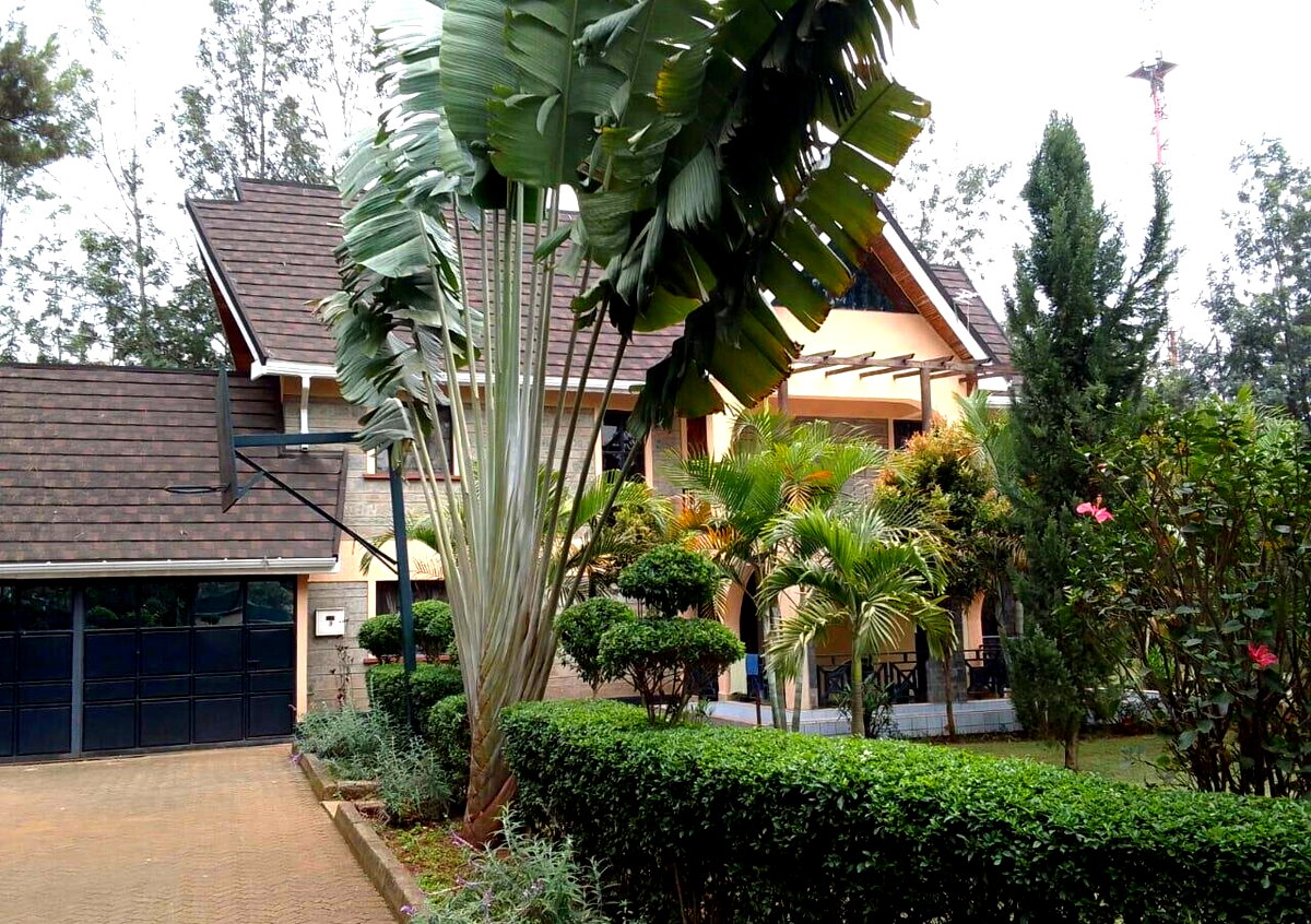 Standalone 4-Bed Townhouse with DSQ & Gazebo – Karen