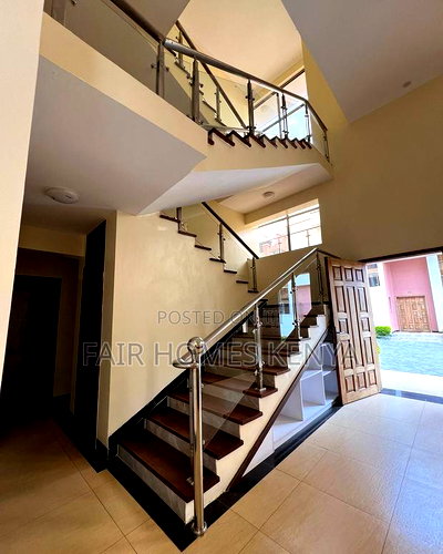 5bdrm Townhouse/Terrace in Chalbi Drive, Lavington for sale - Image 2