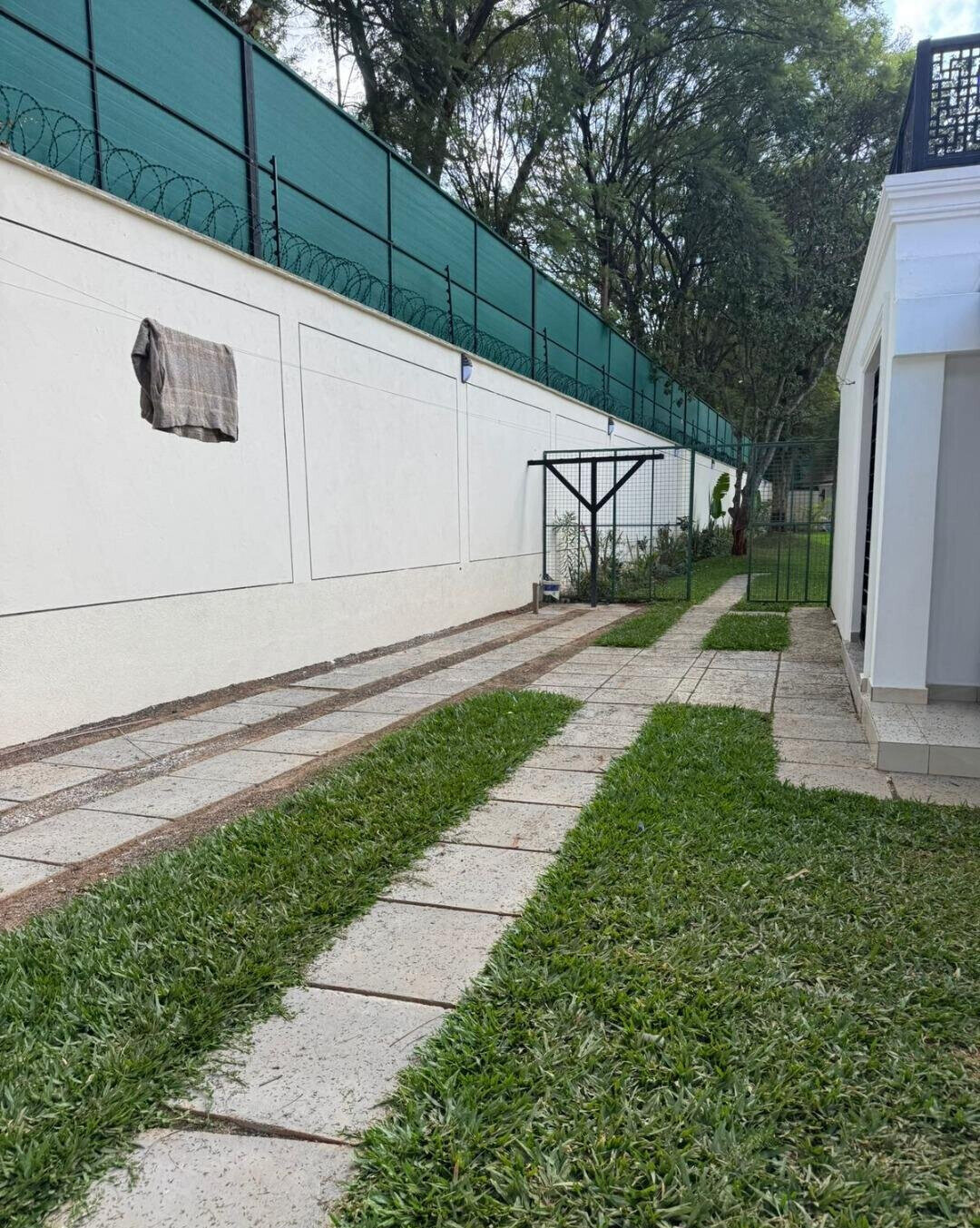 7 All-Ensuite Townhouse with Sunken Lounge & Guest Wing - Runda