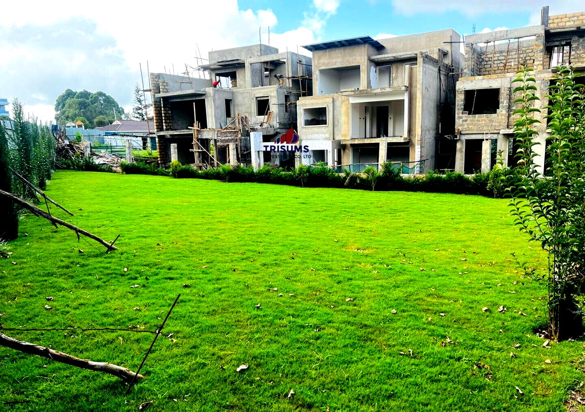 4-Bedroom Townhouse with Servant's Quarter & Pool - Kitisuru