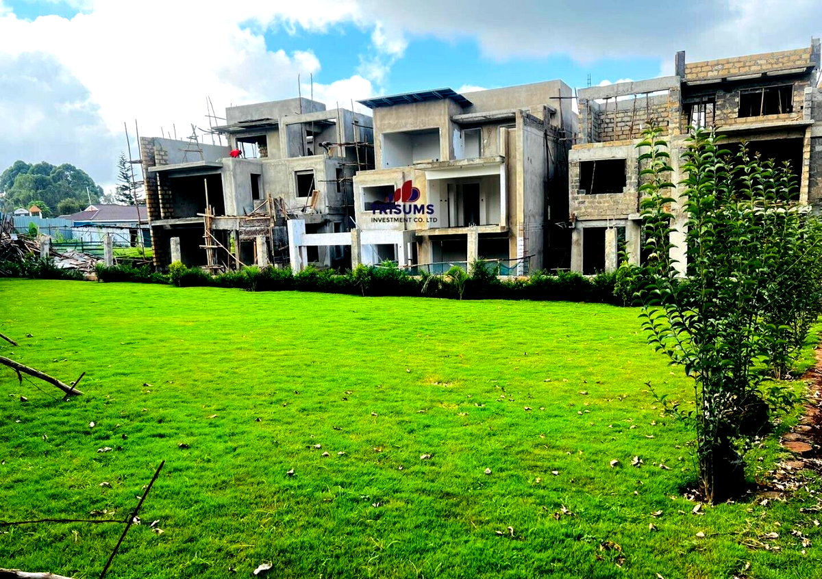 4-Bedroom Townhouse with Servant's Quarter & Pool - Kitisuru