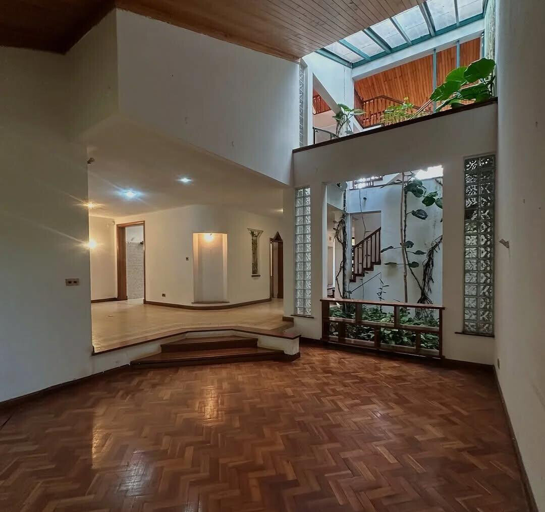 4 En-Suite Townhouse with Sunken Lounge & Private Backyard - Kilimani