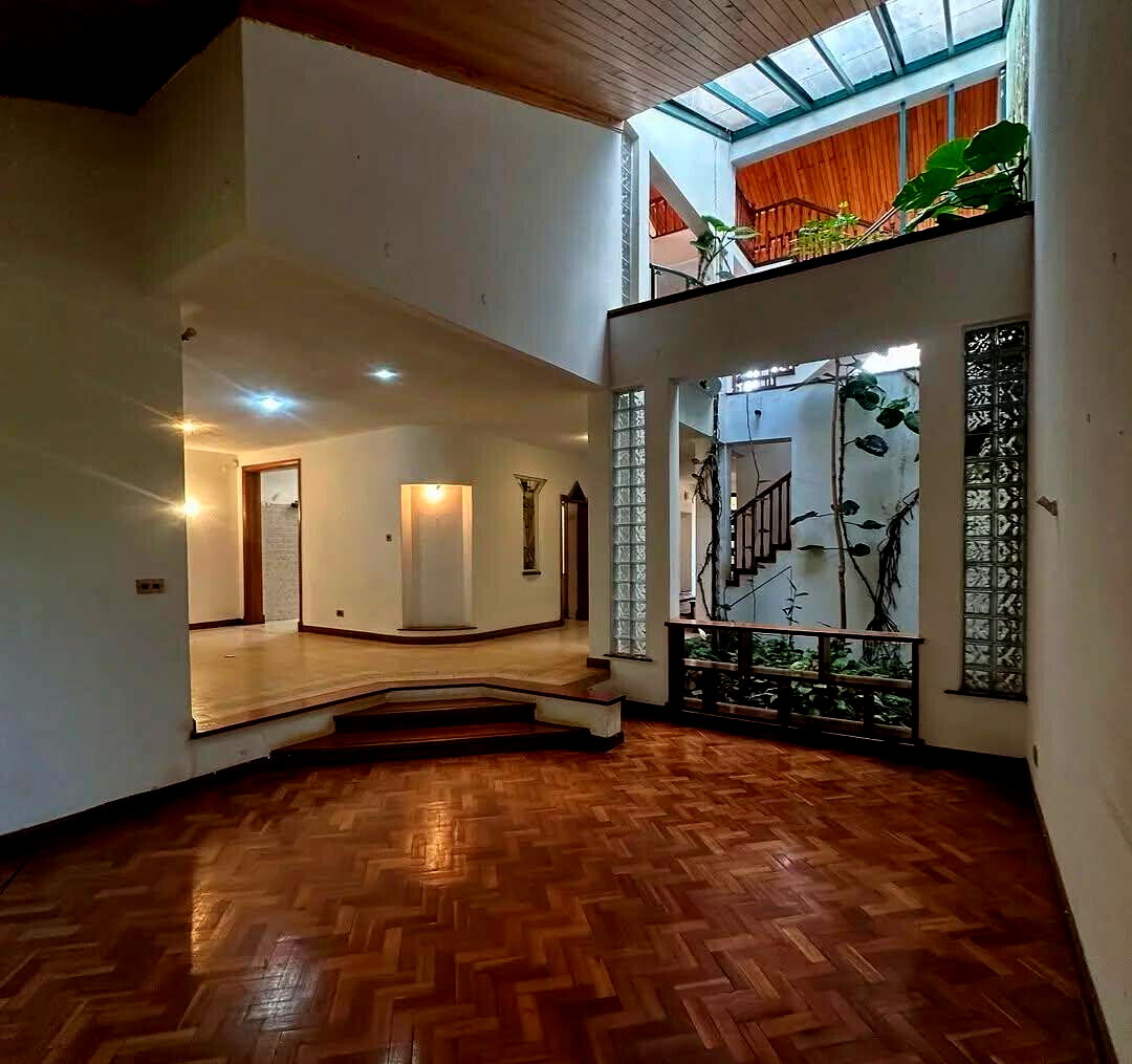 4 En-Suite Townhouse with Sunken Lounge & Private Backyard - Kilimani