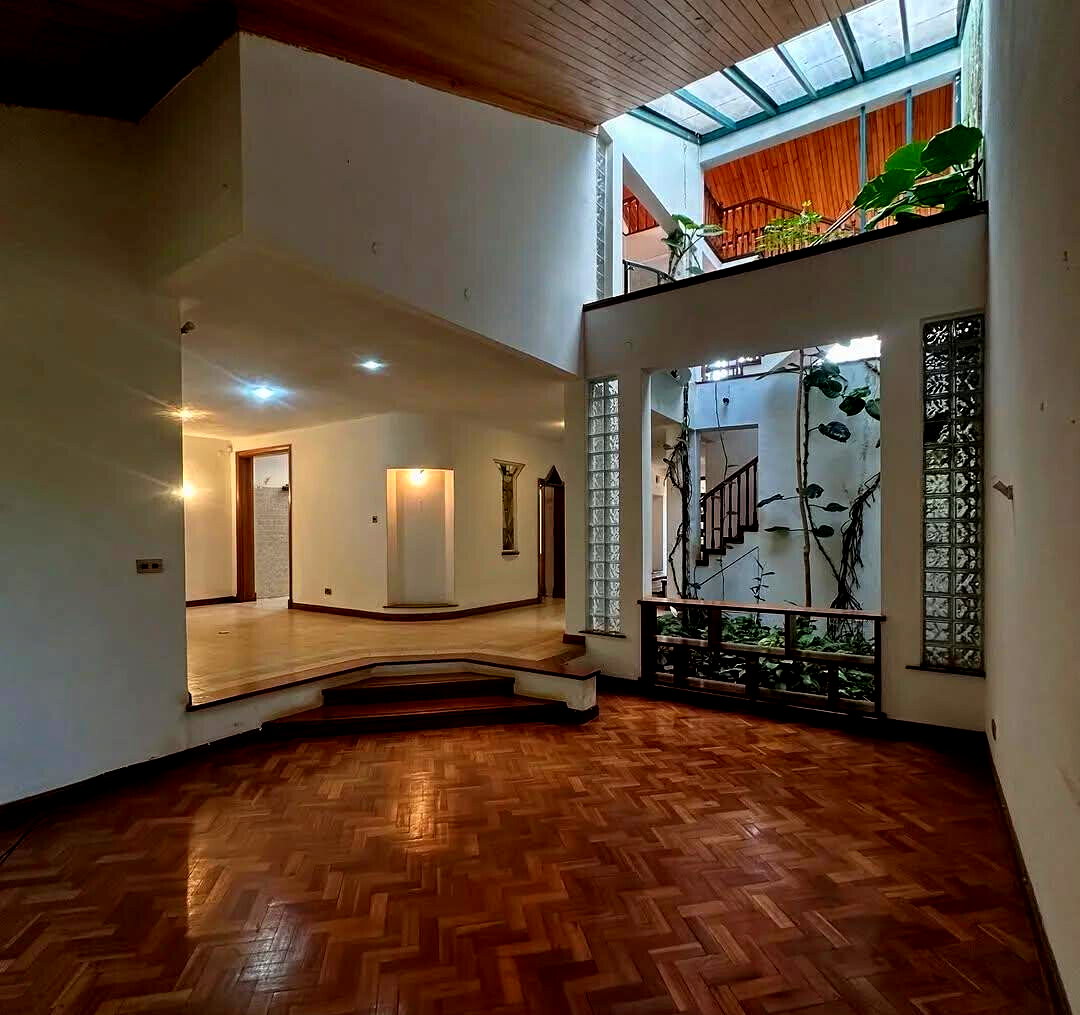 4 En-Suite Townhouse with Sunken Lounge & Private Backyard - Kilimani