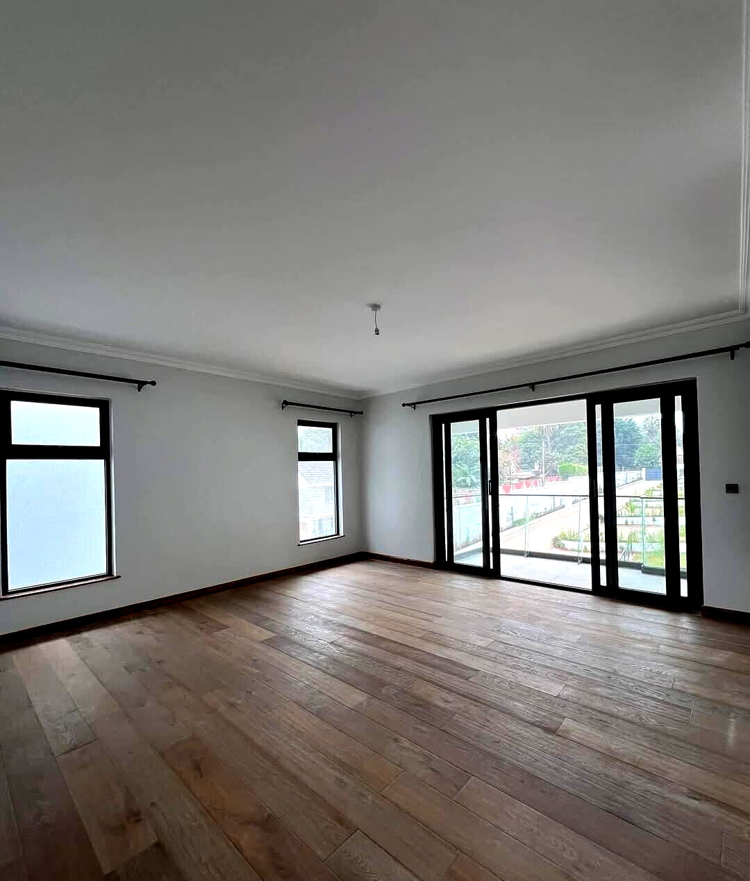 5-Ensuite Villa with Office & Solar Heating - Lavington