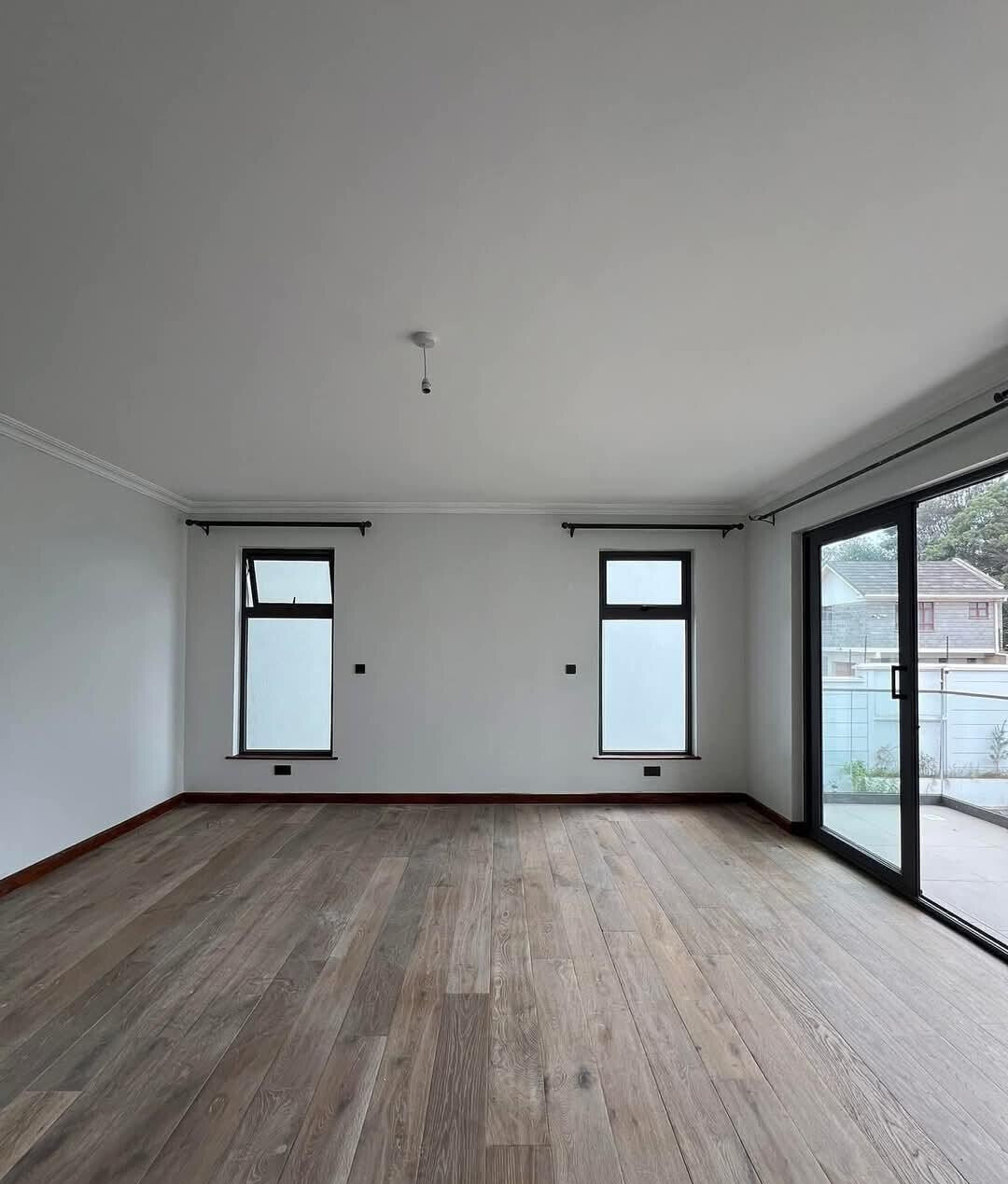 5-Ensuite Villa with Office & Solar Heating - Lavington