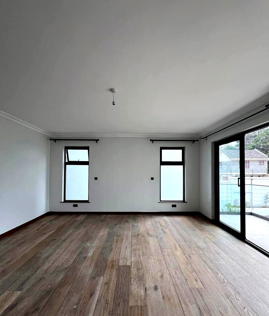 5-Ensuite Villa with Office & Solar Heating - Lavington