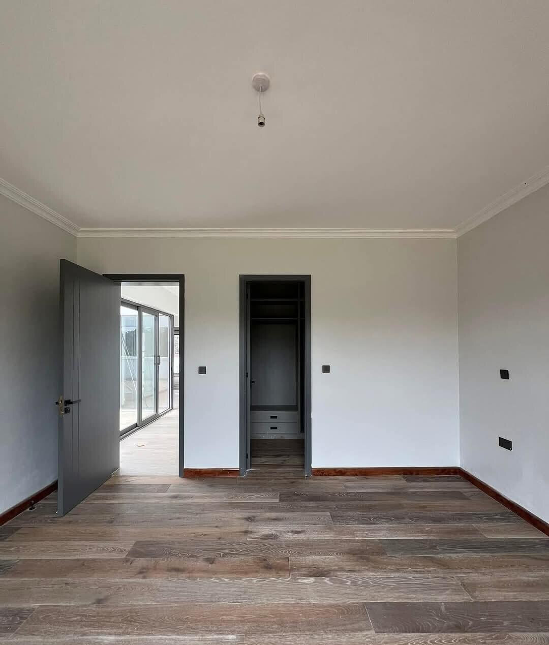 5-Ensuite Villa with Office & Solar Heating - Lavington