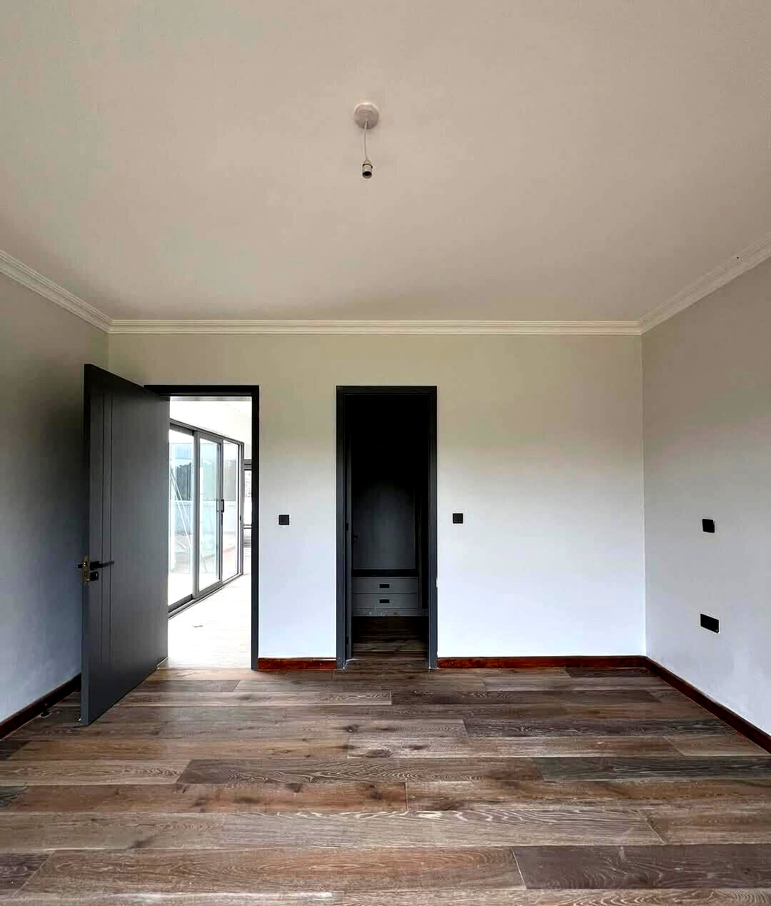 5-Ensuite Villa with Office & Solar Heating - Lavington