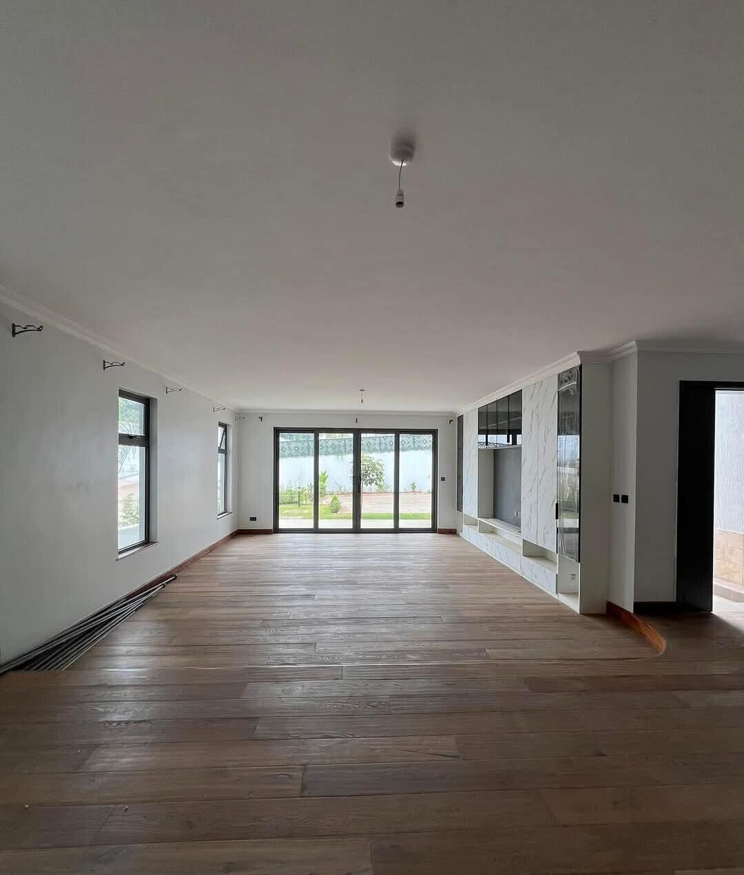 5-Ensuite Villa with Office & Solar Heating - Lavington