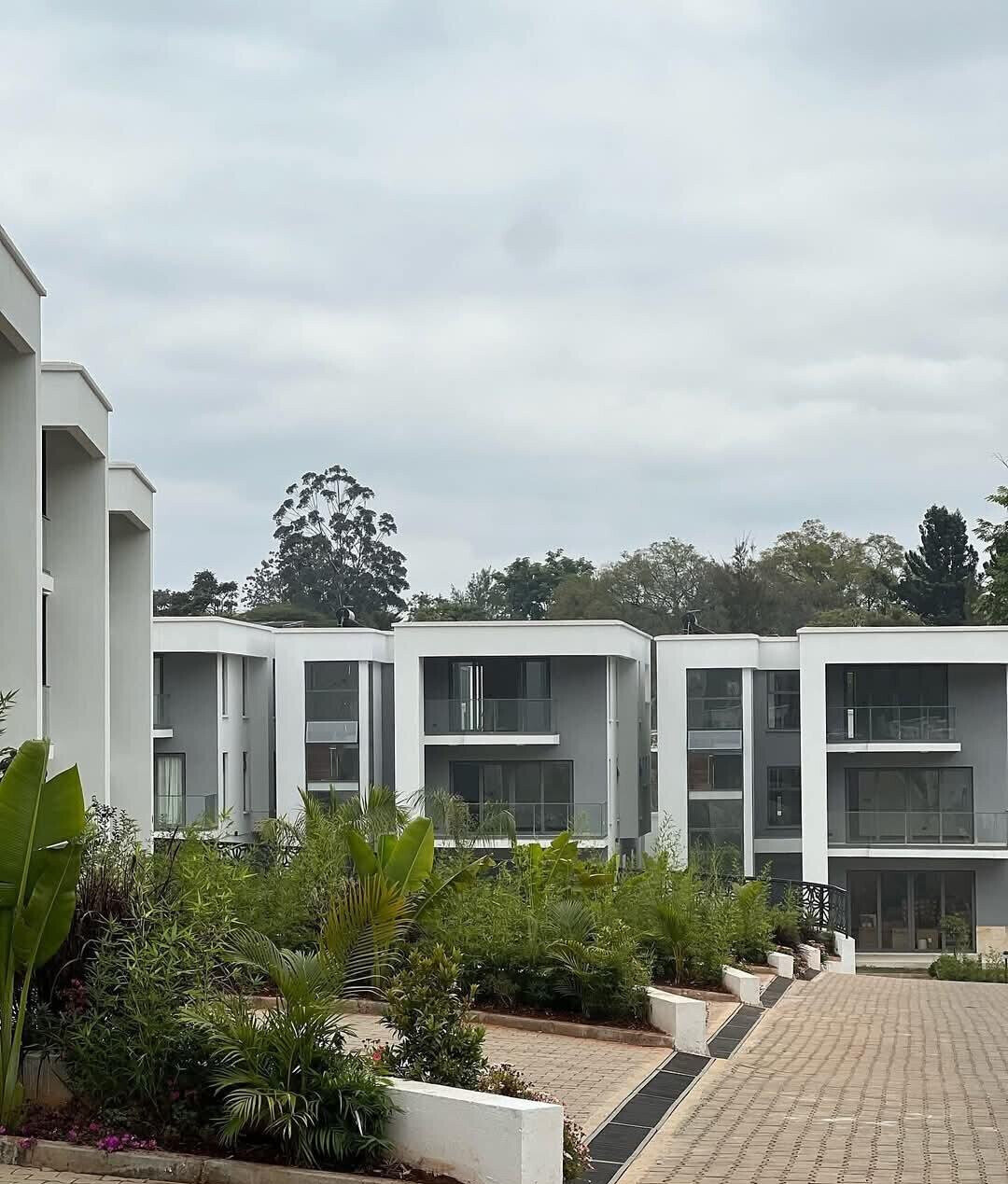 5-Ensuite Villa with Office & Solar Heating - Lavington