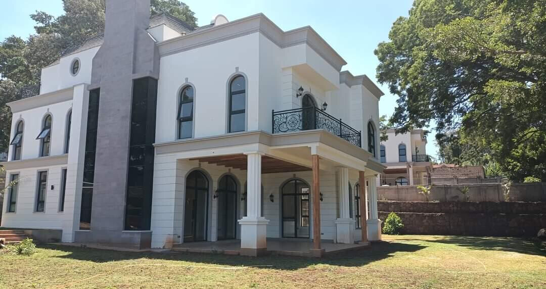 5-Bed Townhouse with Clubhouse & Heated Pool - Loresho