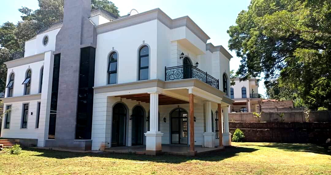 5-Bed Townhouse with Clubhouse & Heated Pool - Loresho