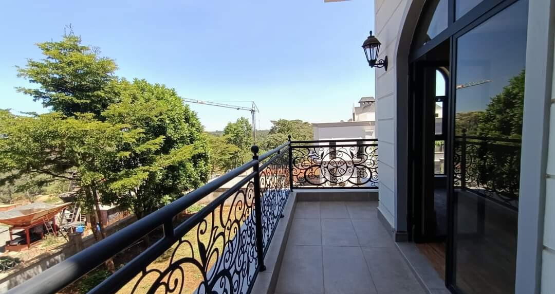5-Bed Townhouse with Clubhouse & Heated Pool - Loresho