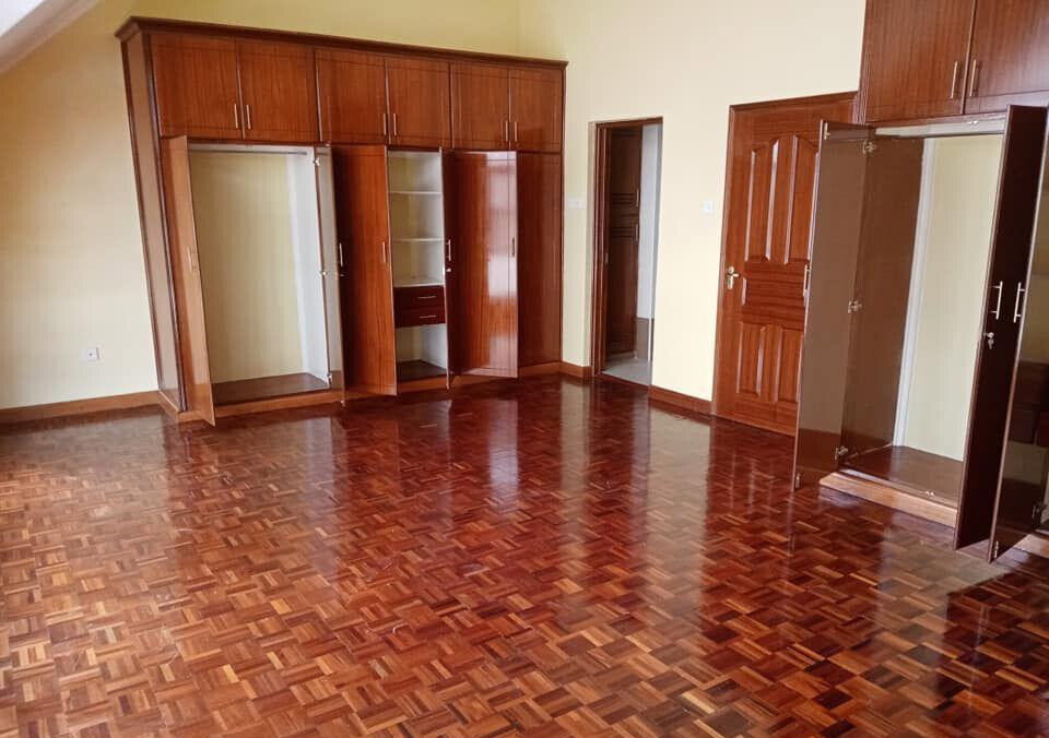 4-Bed Townhouse with DSQ in Brookside - Westlands