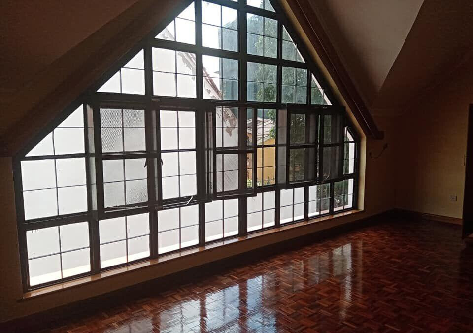 4-Bed Townhouse with DSQ in Brookside - Westlands