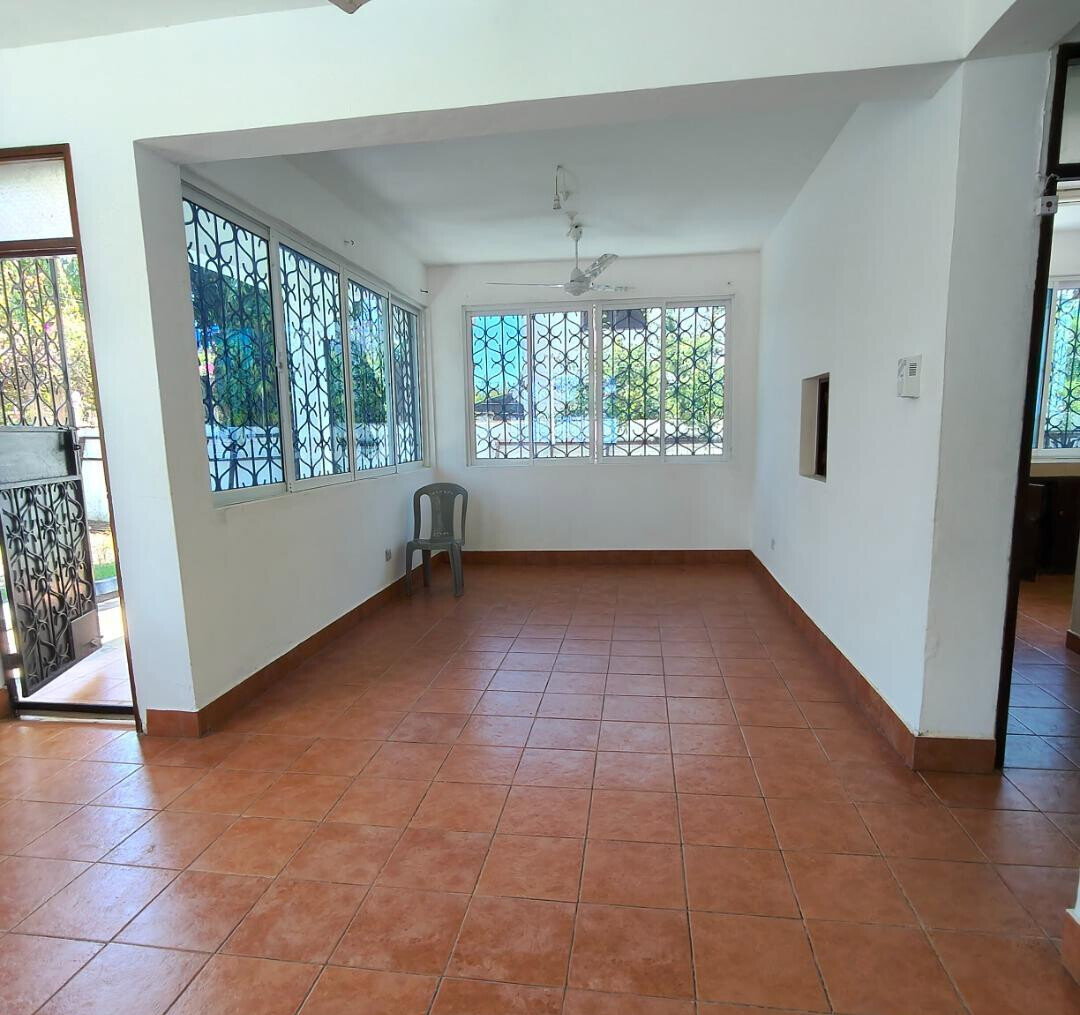 Quarter Acre Mansion with Garden