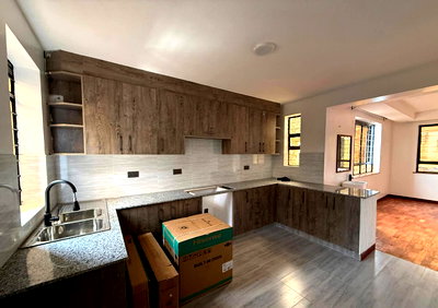 4BR Townhouse with Garden on 50x100 Plot