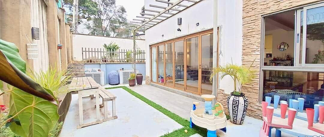 Corner 4BR Townhouse with Heated Pool & Gym - Kileleshwa