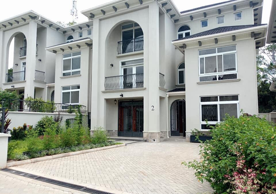 5-Bed Townhouse with Two Kitchens & Prayer Room - Lavington