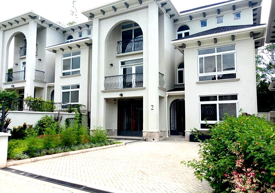 5-Bed Townhouse with Two Kitchens & Prayer Room - Lavington