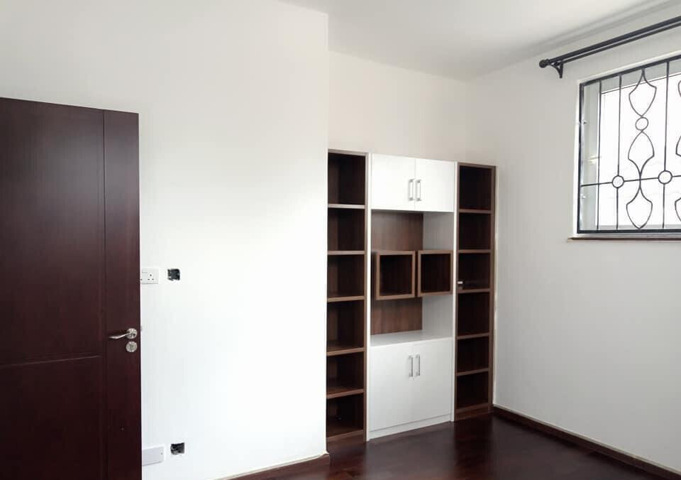 5-Bed Townhouse with Two Kitchens & Prayer Room - Lavington
