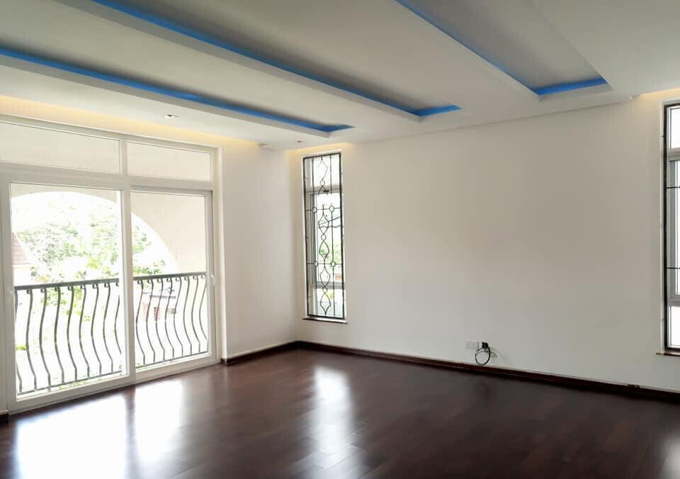 5-Bed Townhouse with Two Kitchens & Prayer Room - Lavington