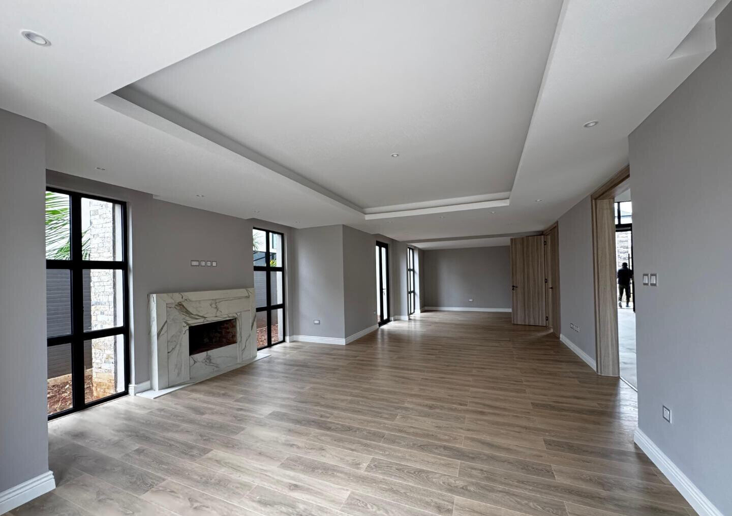 5BR Townhouse with Heated Pool & Clubhouse in Runda Estate