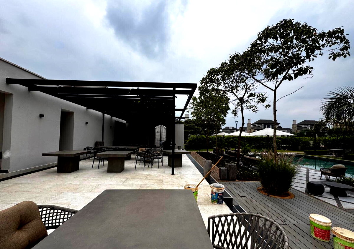5BR Townhouse with Heated Pool & Clubhouse in Runda Estate