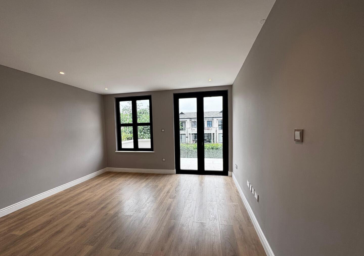 5BR Townhouse with Heated Pool & Clubhouse in Runda Estate