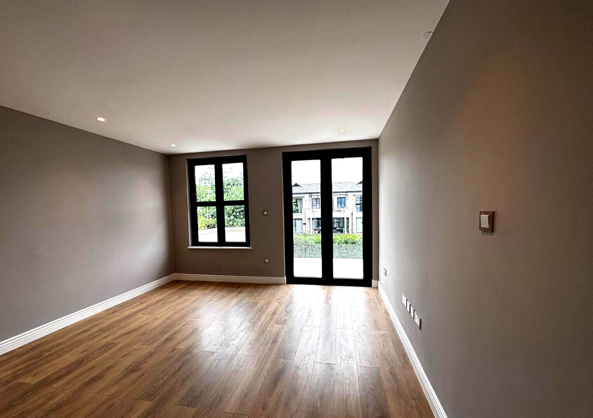 5BR Townhouse with Heated Pool & Clubhouse in Runda Estate
