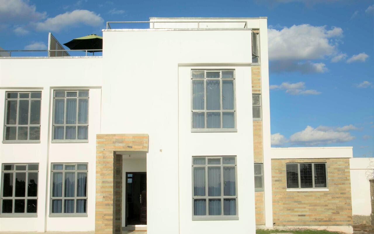 5BR Townhouse with Pool & Solar Heating - Seven Palms, Syokimau