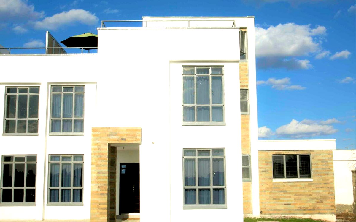 5BR Townhouse with Pool & Solar Heating - Seven Palms, Syokimau
