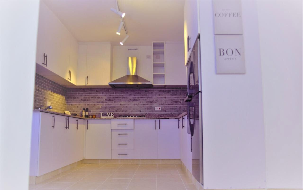 5BR Townhouse with Pool & Solar Heating - Seven Palms, Syokimau