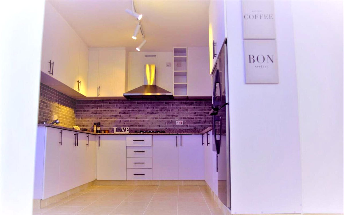5BR Townhouse with Pool & Solar Heating - Seven Palms, Syokimau