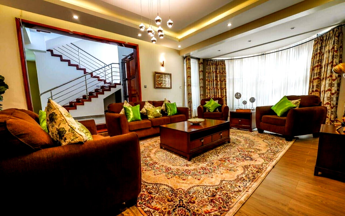 Fully Furnished 5-Ensuite Townhouse with Pool - Lavington