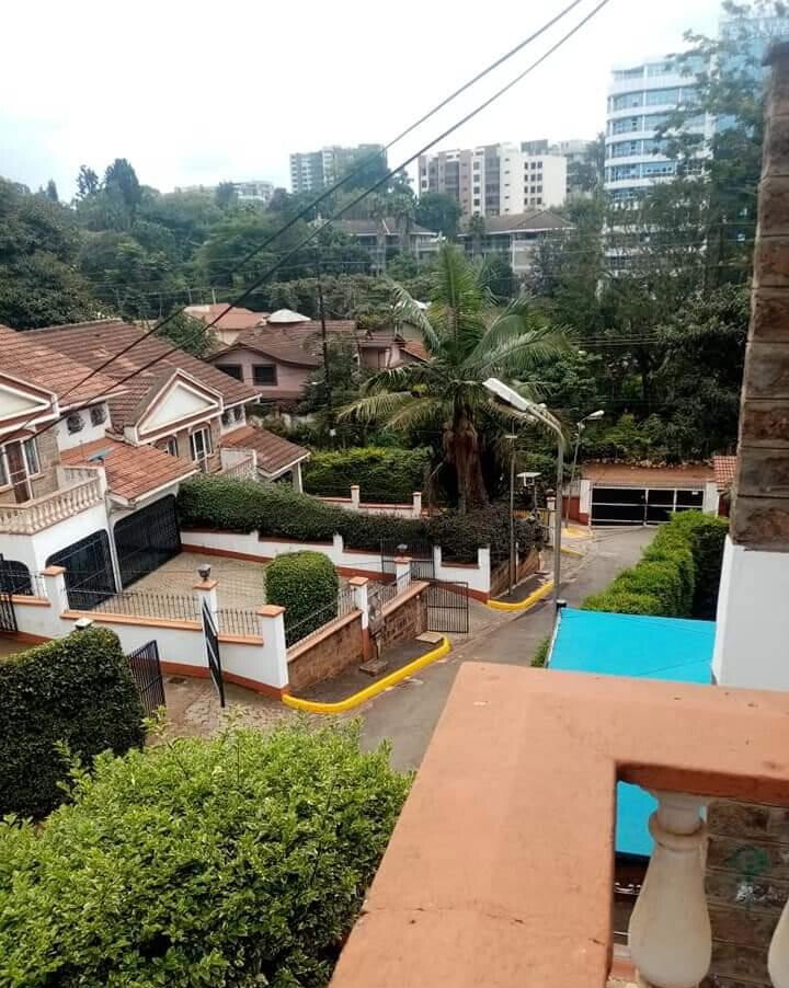 Distress Sale: 4BR Townhouse Walk to Sarit & Westgate - Westlands