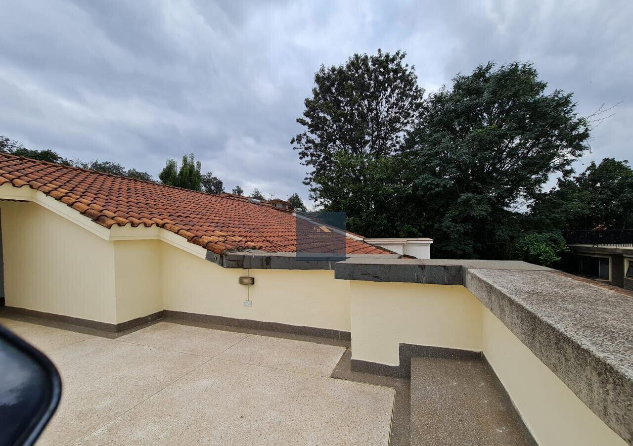 5-Ensuite Townhouse with Solar & Borehole - Spring Valley