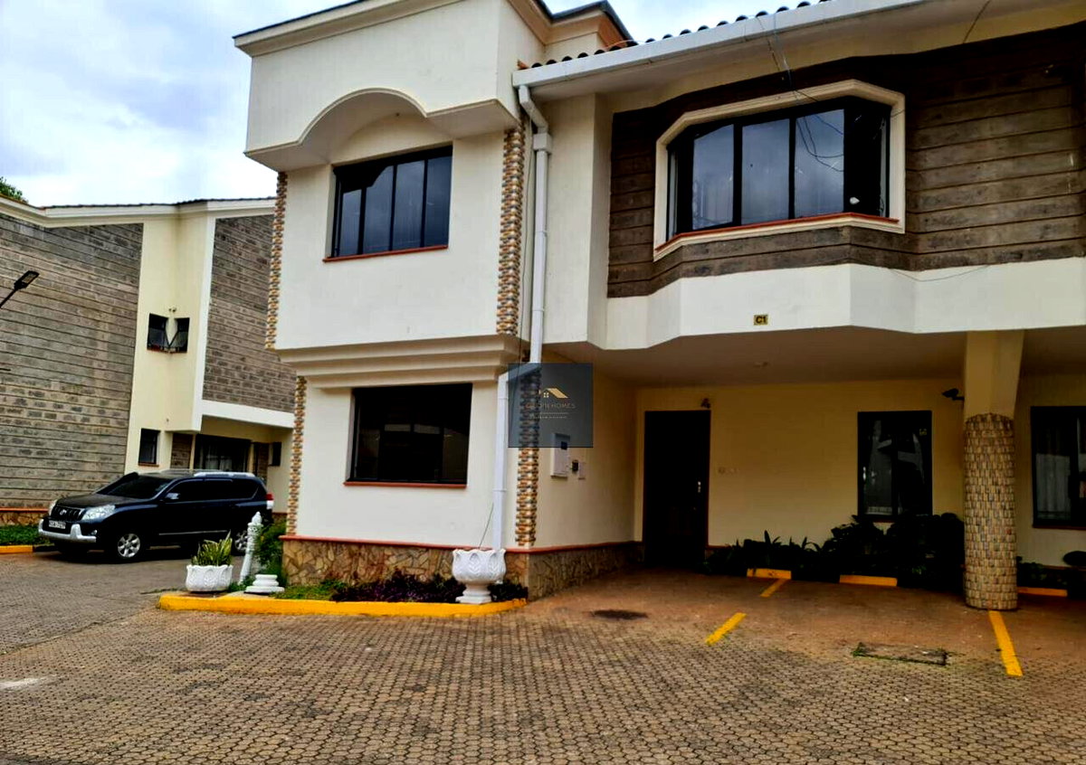 5-Ensuite Townhouse with Solar & Borehole - Spring Valley