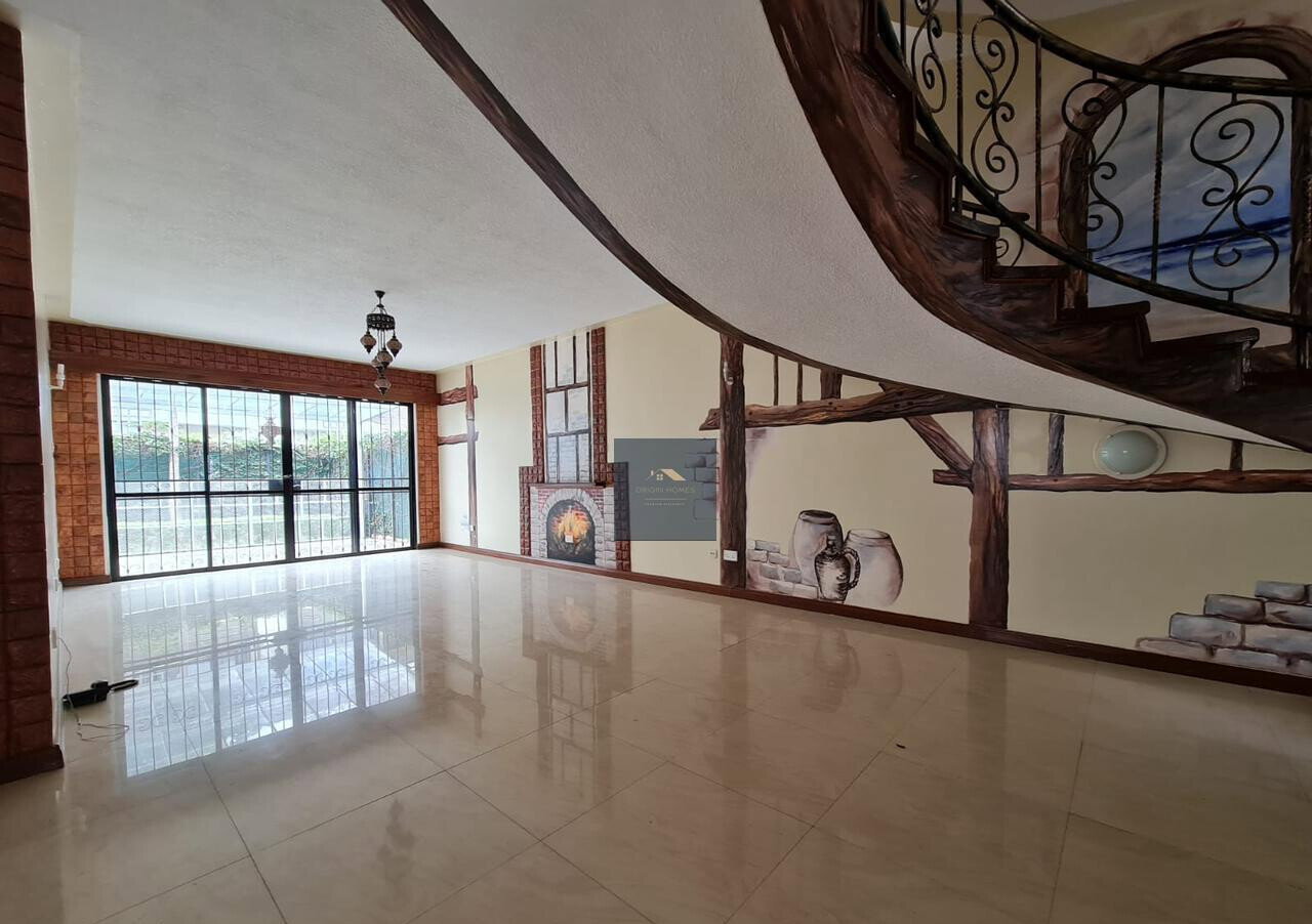 5-Ensuite Townhouse with Solar & Borehole - Spring Valley