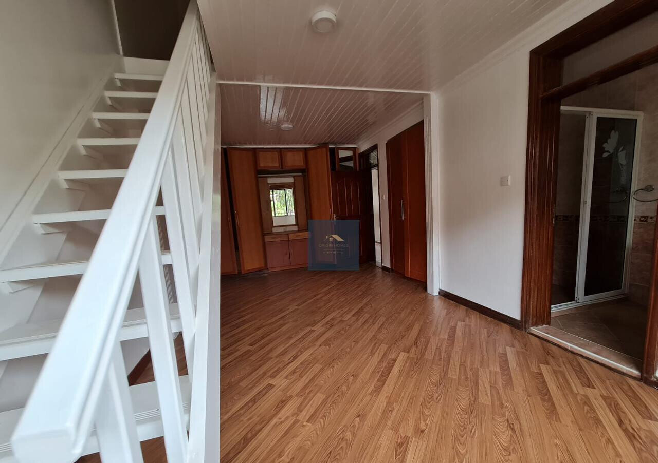 5-Ensuite Townhouse with Solar & Borehole - Spring Valley