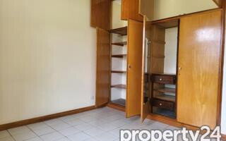 1 Acre Bungalow for Rent at KSh 520K