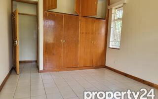 1 Acre Bungalow for Rent at KSh 520K