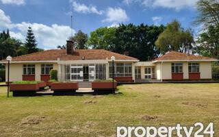 1 Acre Bungalow for Rent at KSh 520K